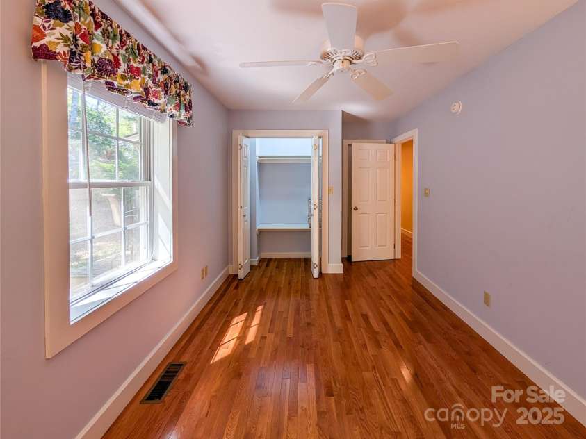 355 Rosewood Lane, Burnsville, NC 28714.  MLS# CAR4263679, YatesRealty ID 30113. 