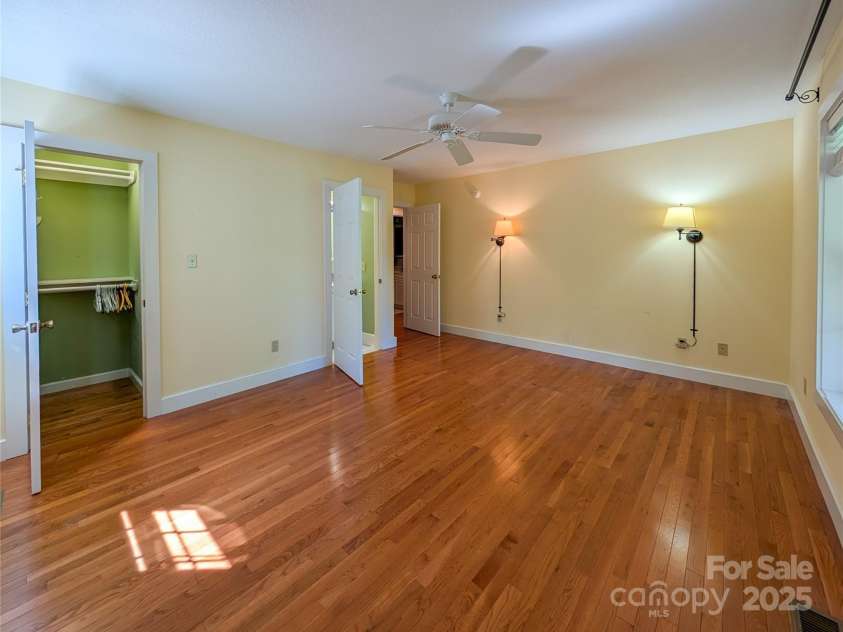 355 Rosewood Lane, Burnsville, NC 28714.  MLS# CAR4263679, YatesRealty ID 30113. 