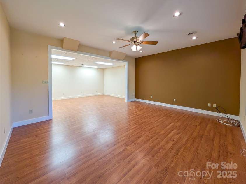 355 Rosewood Lane, Burnsville, NC 28714.  MLS# CAR4263679, YatesRealty ID 30113. 
