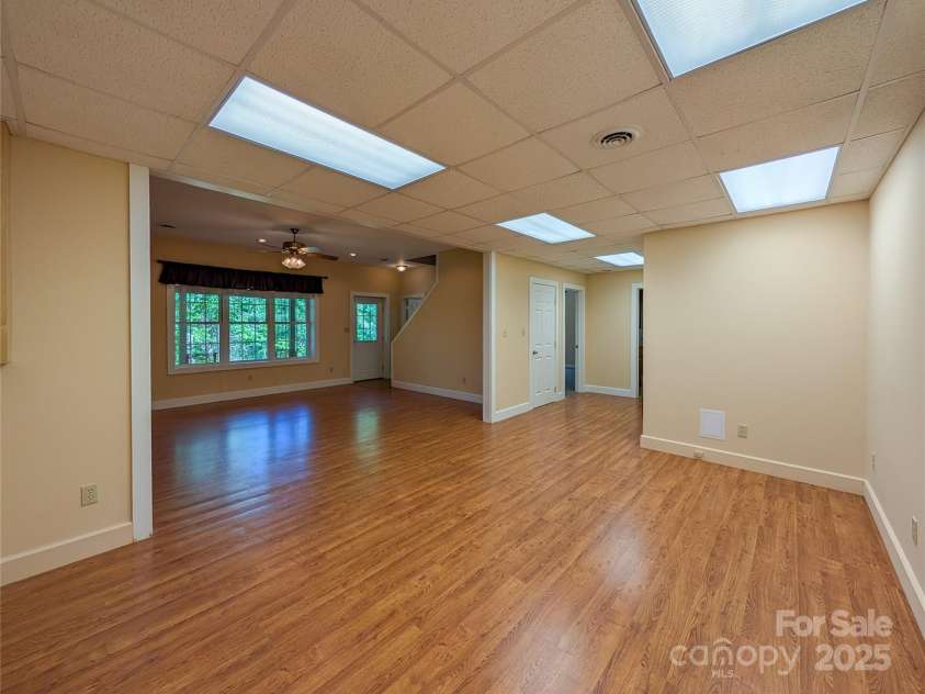355 Rosewood Lane, Burnsville, NC 28714.  MLS# CAR4263679, YatesRealty ID 30113. 