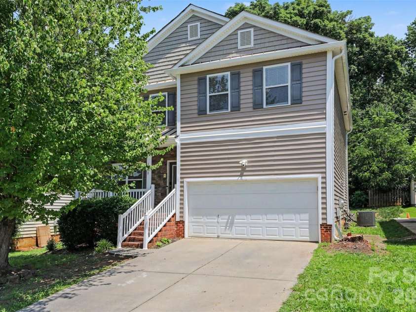 6908 Centerline Drive, Charlotte, NC 28278.  MLS# CAR4393211, YatesRealty ID 30113. 