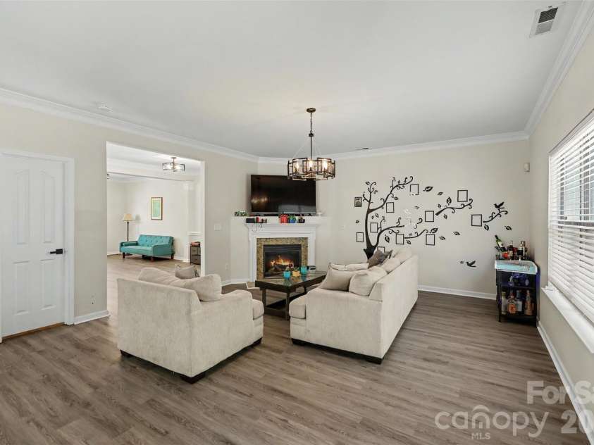 6908 Centerline Drive, Charlotte, NC 28278.  MLS# CAR4393211, YatesRealty ID 30113. 