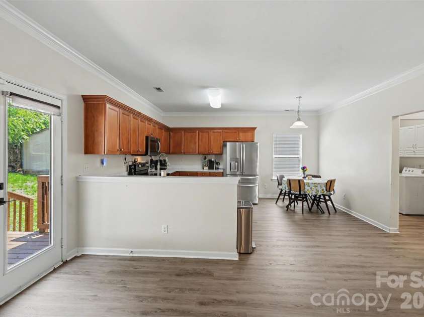 6908 Centerline Drive, Charlotte, NC 28278.  MLS# CAR4393211, YatesRealty ID 30113. 