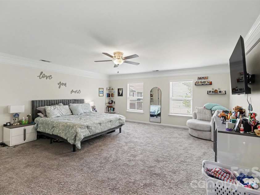 6908 Centerline Drive, Charlotte, NC 28278.  MLS# CAR4393211, YatesRealty ID 30113. 