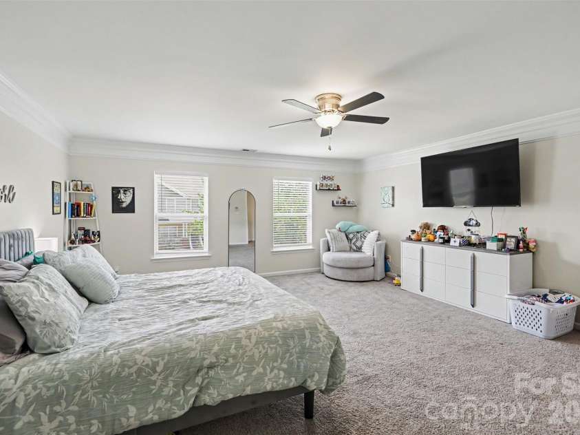 6908 Centerline Drive, Charlotte, NC 28278.  MLS# CAR4393211, YatesRealty ID 30113. 