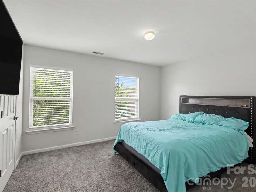 6908 Centerline Drive, Charlotte, NC 28278.  MLS# CAR4393211, YatesRealty ID 30113. 