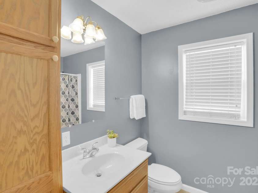 10425 Idlewild Road, Matthews, NC 28105.  MLS# CAR4324842, YatesRealty ID 30115. 