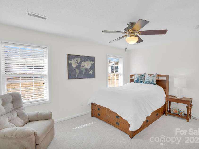 10425 Idlewild Road, Matthews, NC 28105.  MLS# CAR4324842, YatesRealty ID 30115. 