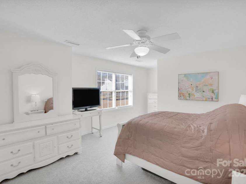 10425 Idlewild Road, Matthews, NC 28105.  MLS# CAR4324842, YatesRealty ID 30115. 