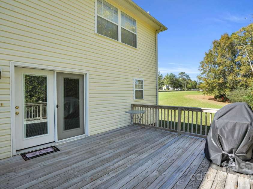 10425 Idlewild Road, Matthews, NC 28105.  MLS# CAR4324842, YatesRealty ID 30115. 