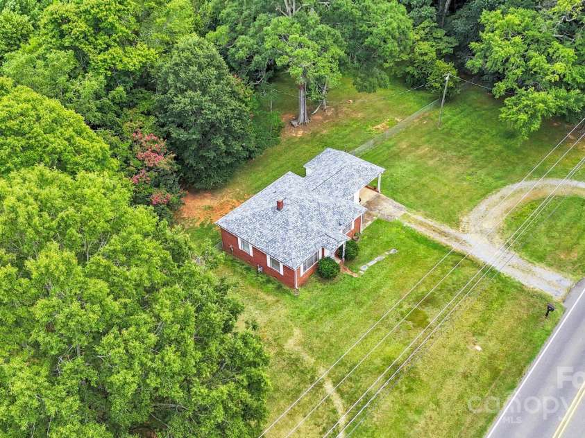 10437 Idlewild Road, Matthews, NC 28105.  MLS# CAR4287403, YatesRealty ID 30117. 