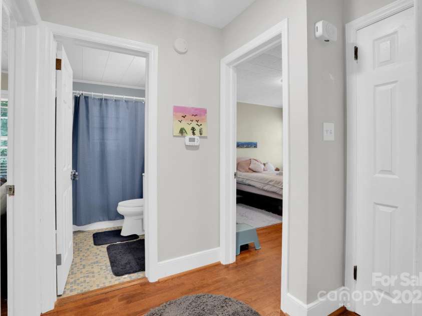 10437 Idlewild Road, Matthews, NC 28105.  MLS# CAR4287403, YatesRealty ID 30117. 