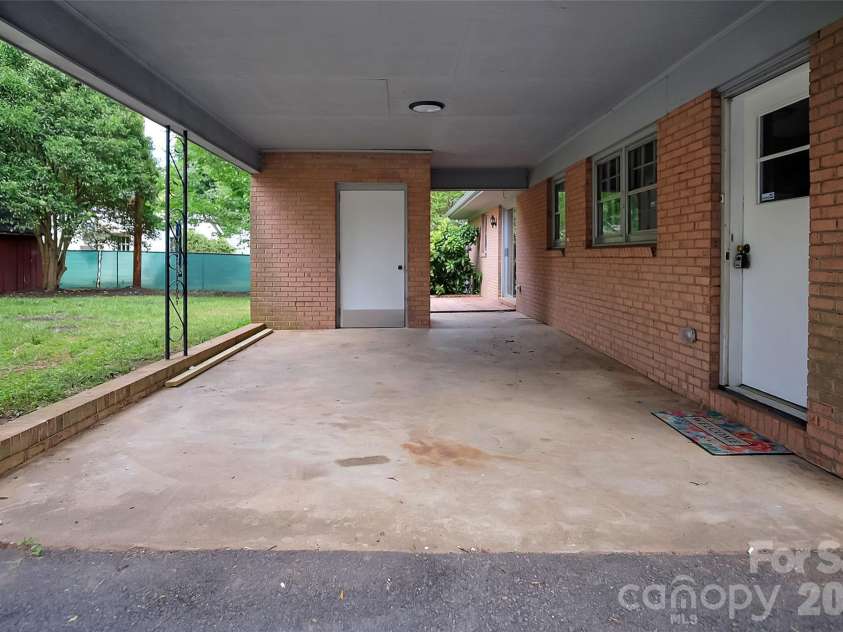 327 Arlington Street, Forest City, NC 28043.  MLS# CAR4391640, YatesRealty ID 30117. 