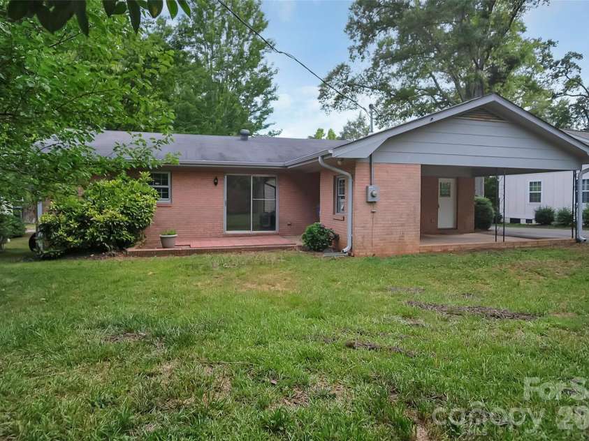 327 Arlington Street, Forest City, NC 28043.  MLS# CAR4391640, YatesRealty ID 30117. 