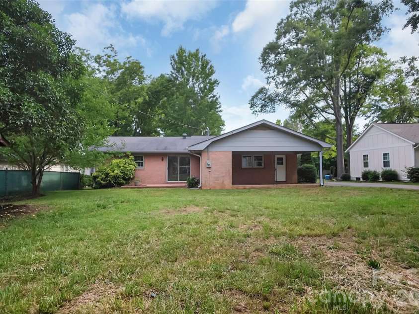 327 Arlington Street, Forest City, NC 28043.  MLS# CAR4391640, YatesRealty ID 30117. 