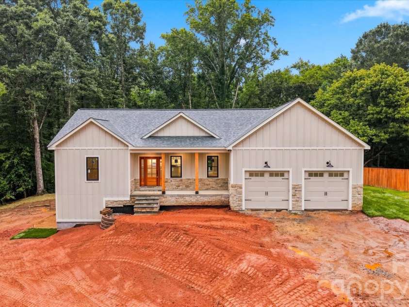 2578 Polo Lane, Maiden, NC 28650.  MLS# CAR4393330, YatesRealty ID 30118. 