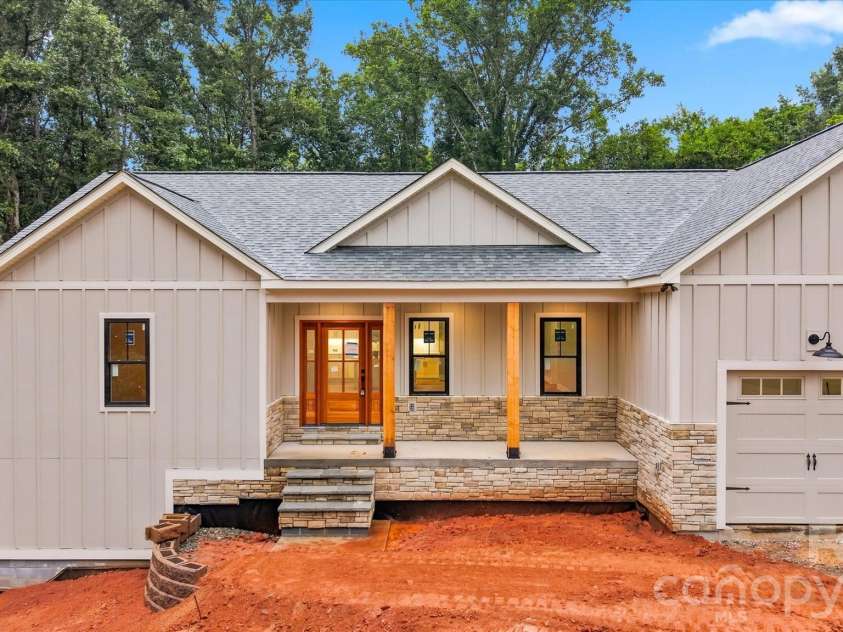 2578 Polo Lane, Maiden, NC 28650.  MLS# CAR4393330, YatesRealty ID 30118. 