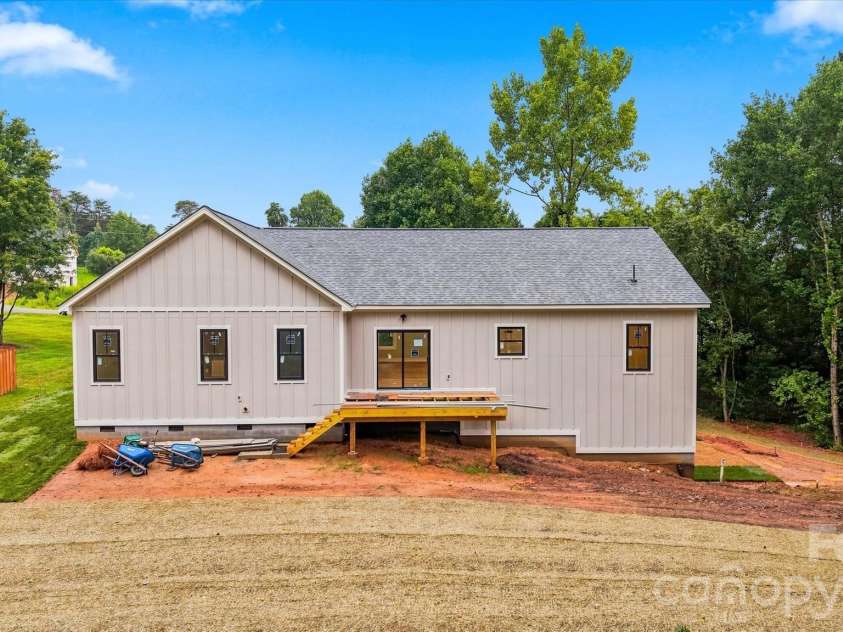 2578 Polo Lane, Maiden, NC 28650.  MLS# CAR4393330, YatesRealty ID 30118. 