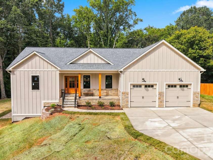 2578 Polo Lane, Maiden, NC 28650.  MLS# CAR4393330, YatesRealty ID 30118. 