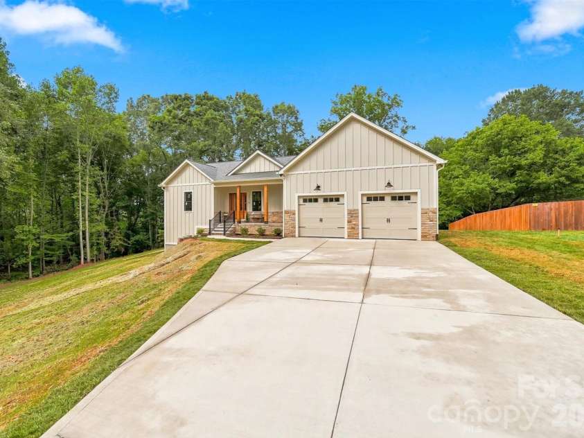 2578 Polo Lane, Maiden, NC 28650.  MLS# CAR4393330, YatesRealty ID 30118. 