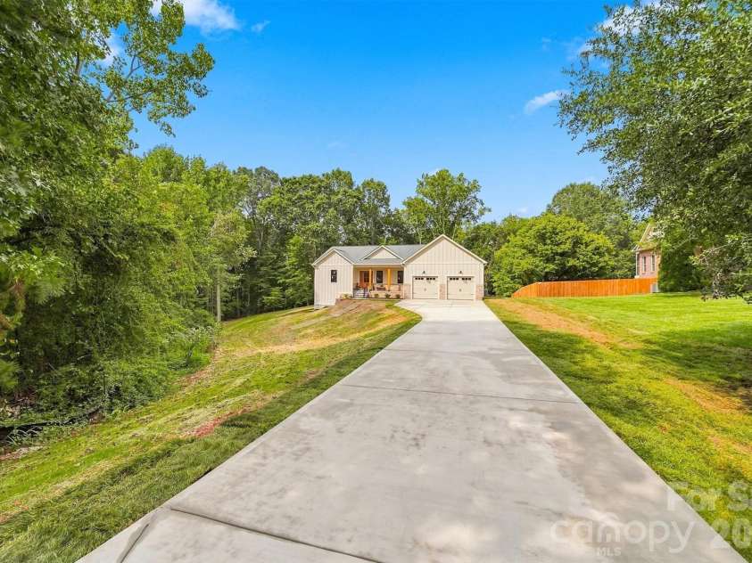 2578 Polo Lane, Maiden, NC 28650.  MLS# CAR4393330, YatesRealty ID 30118. 