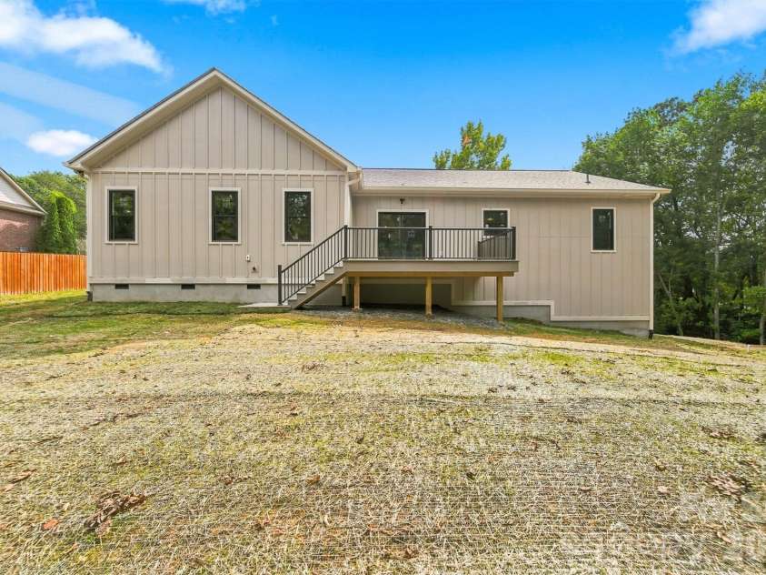 2578 Polo Lane, Maiden, NC 28650.  MLS# CAR4393330, YatesRealty ID 30118. 