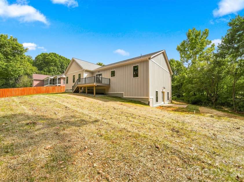 2578 Polo Lane, Maiden, NC 28650.  MLS# CAR4393330, YatesRealty ID 30118. 