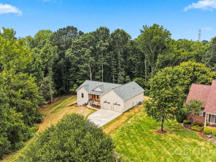 2578 Polo Lane, Maiden, NC 28650.  MLS# CAR4393330, YatesRealty ID 30118. 