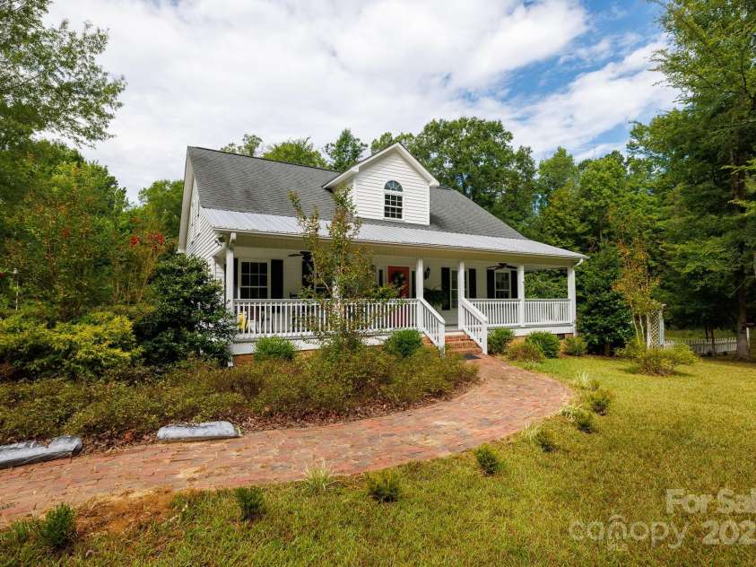 1063 Cornwell Road, Chester, SC 29706.  MLS# CAR4286840, YatesRealty ID 30119. Left View of Front