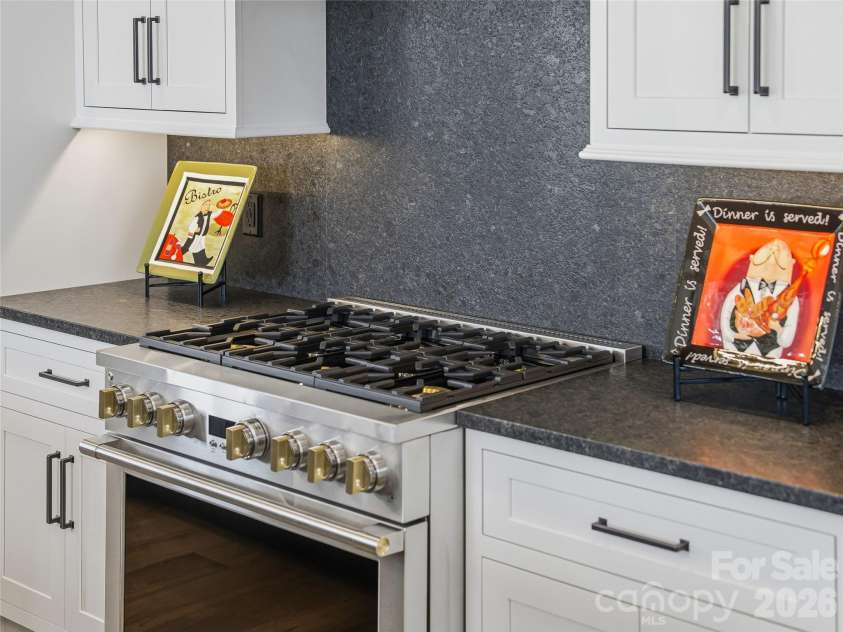 120 Boulder Creek Way, Asheville, NC 28805.  MLS# CAR4356297, YatesRealty ID 30119. Monogram appliances