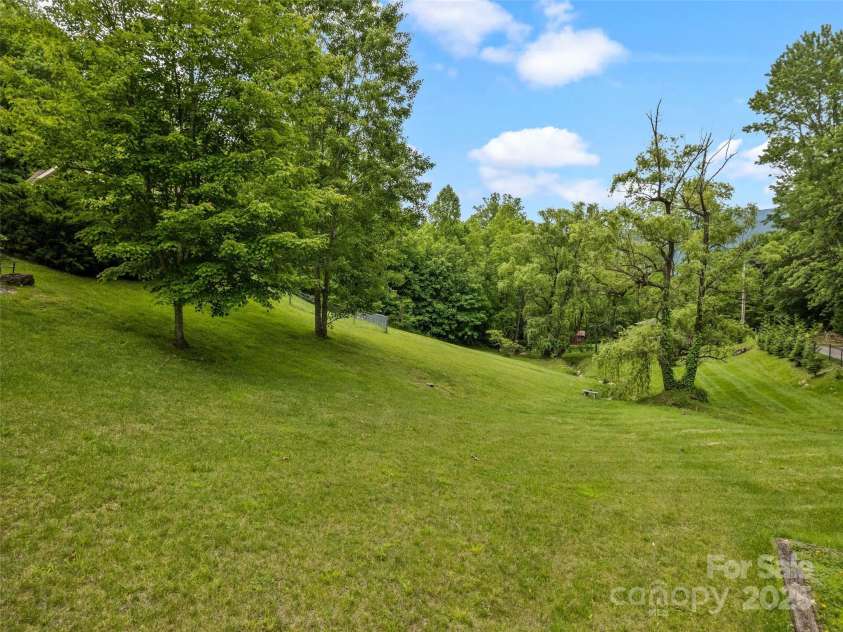 234 Bird Creek Drive, Waynesville, NC 28786.  MLS# CAR4243040, YatesRealty ID 30120. 