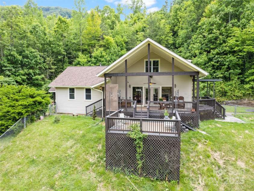 234 Bird Creek Drive, Waynesville, NC 28786.  MLS# CAR4243040, YatesRealty ID 30120. 