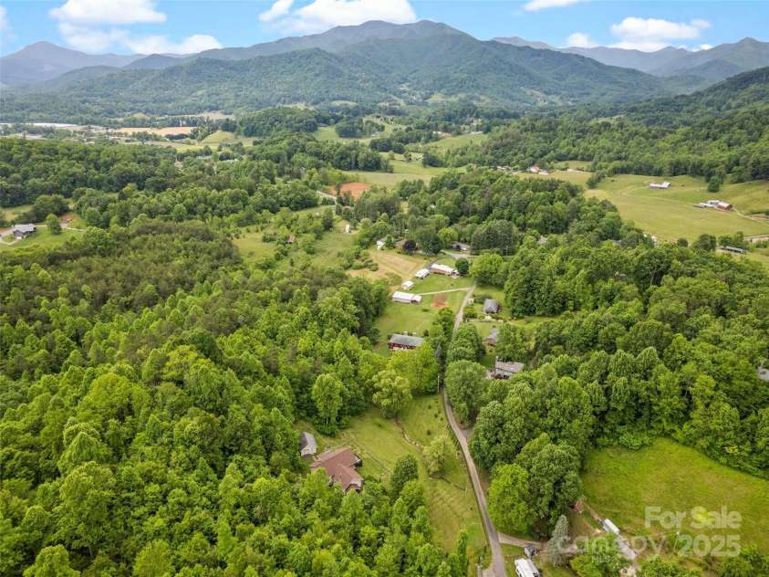 234 Bird Creek Drive, Waynesville, NC 28786.  MLS# CAR4243040, YatesRealty ID 30120. 