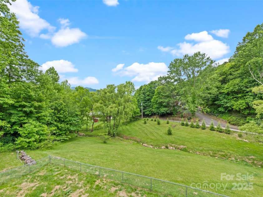 234 Bird Creek Drive, Waynesville, NC 28786.  MLS# CAR4243040, YatesRealty ID 30120. 