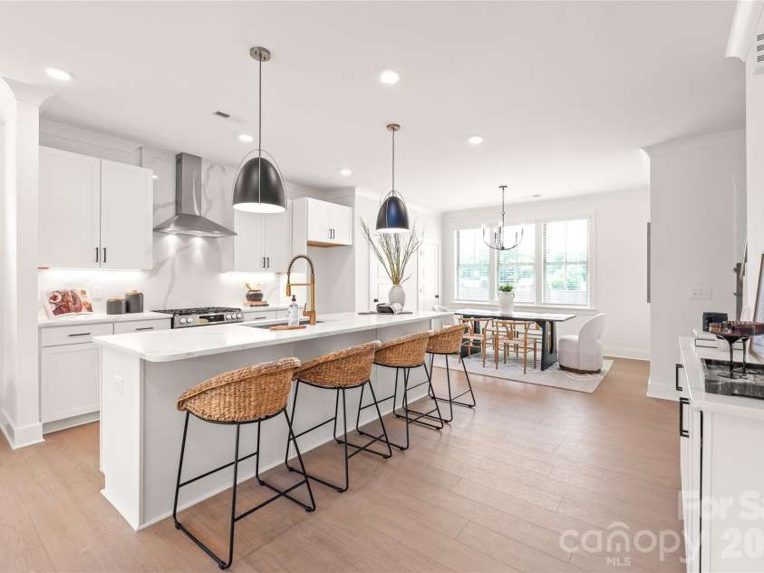 829 Garringer Place, Charlotte, NC 28208.  MLS# CAR4393287, YatesRealty ID 30120. 