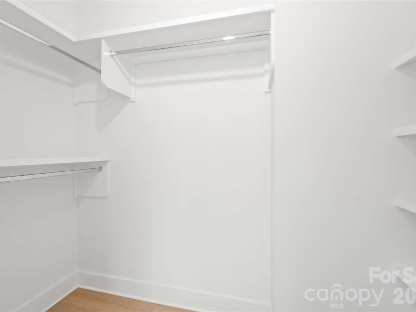 829 Garringer Place, Charlotte, NC 28208.  MLS# CAR4393287, YatesRealty ID 30120. 