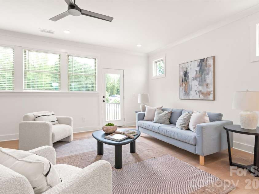 829 Garringer Place, Charlotte, NC 28208.  MLS# CAR4393287, YatesRealty ID 30120. 