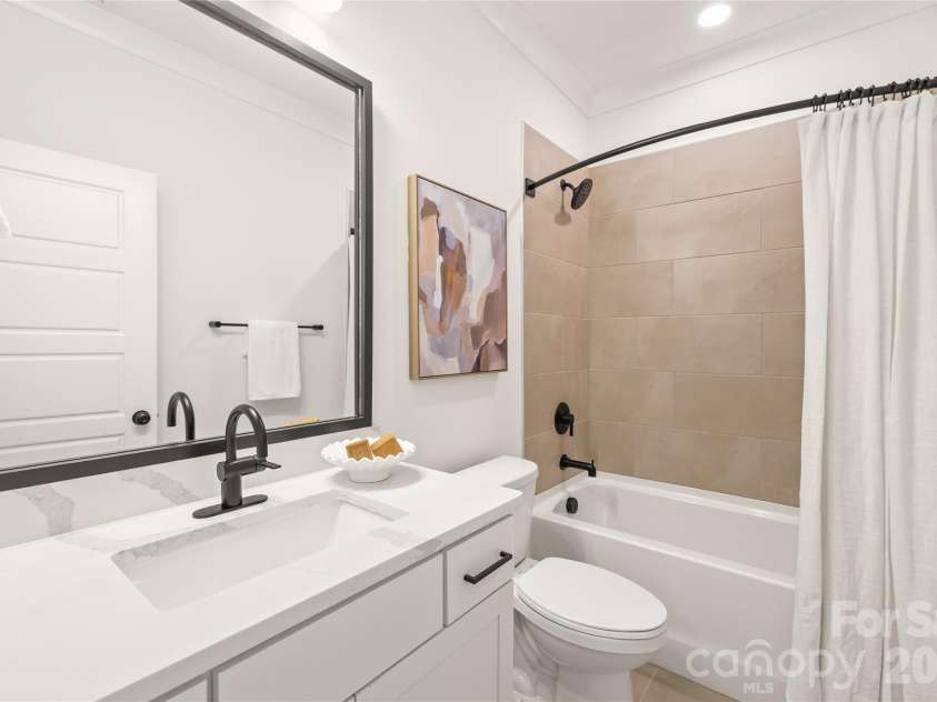 829 Garringer Place, Charlotte, NC 28208.  MLS# CAR4393287, YatesRealty ID 30120. 
