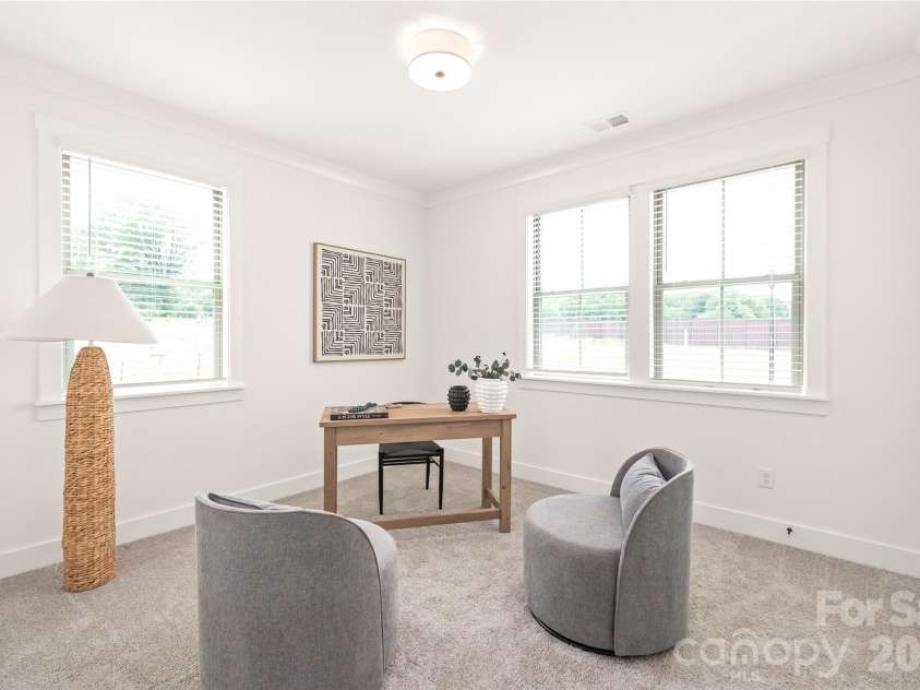 829 Garringer Place, Charlotte, NC 28208.  MLS# CAR4393287, YatesRealty ID 30120. 
