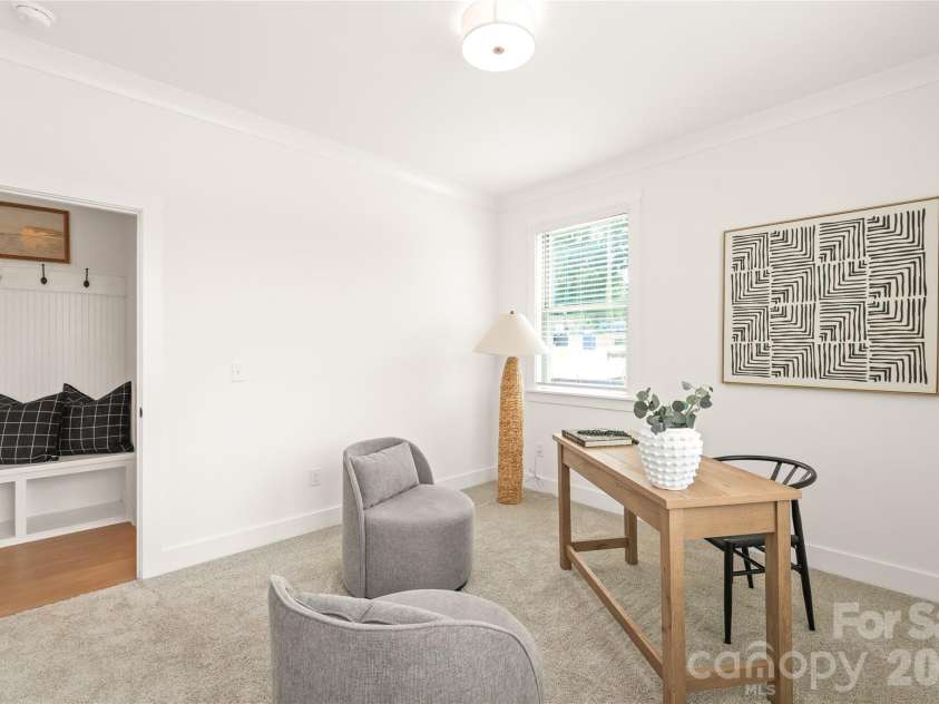 829 Garringer Place, Charlotte, NC 28208.  MLS# CAR4393287, YatesRealty ID 30120. 