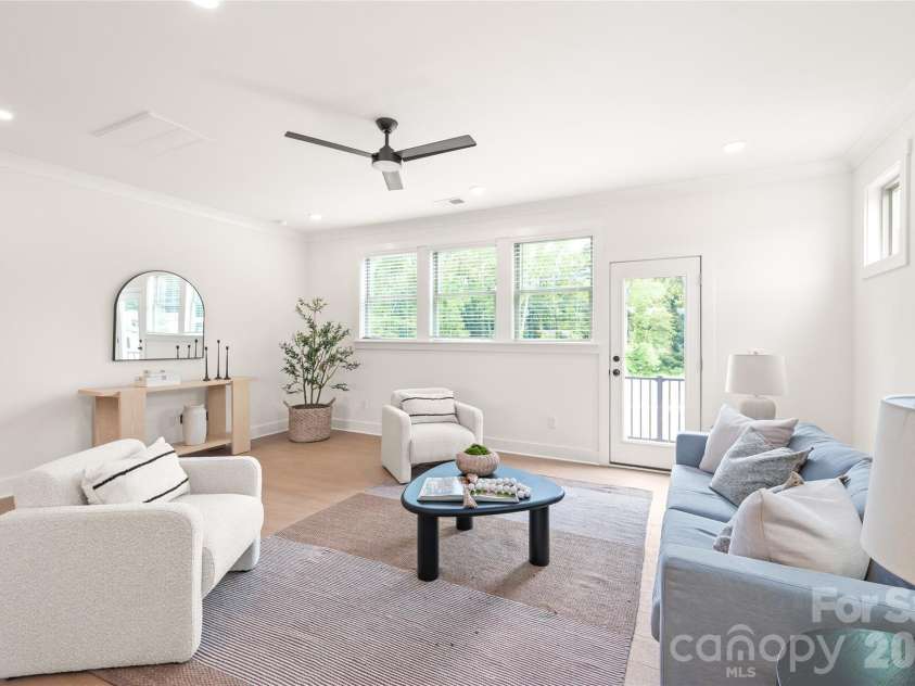 829 Garringer Place, Charlotte, NC 28208.  MLS# CAR4393287, YatesRealty ID 30120. 