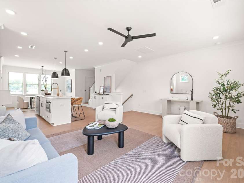 829 Garringer Place, Charlotte, NC 28208.  MLS# CAR4393287, YatesRealty ID 30120. 