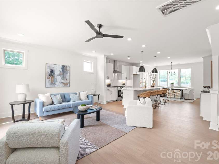 829 Garringer Place, Charlotte, NC 28208.  MLS# CAR4393287, YatesRealty ID 30120. 