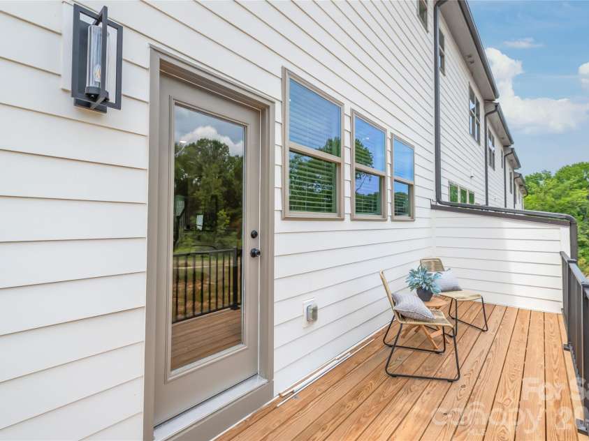 829 Garringer Place, Charlotte, NC 28208.  MLS# CAR4393287, YatesRealty ID 30120. 