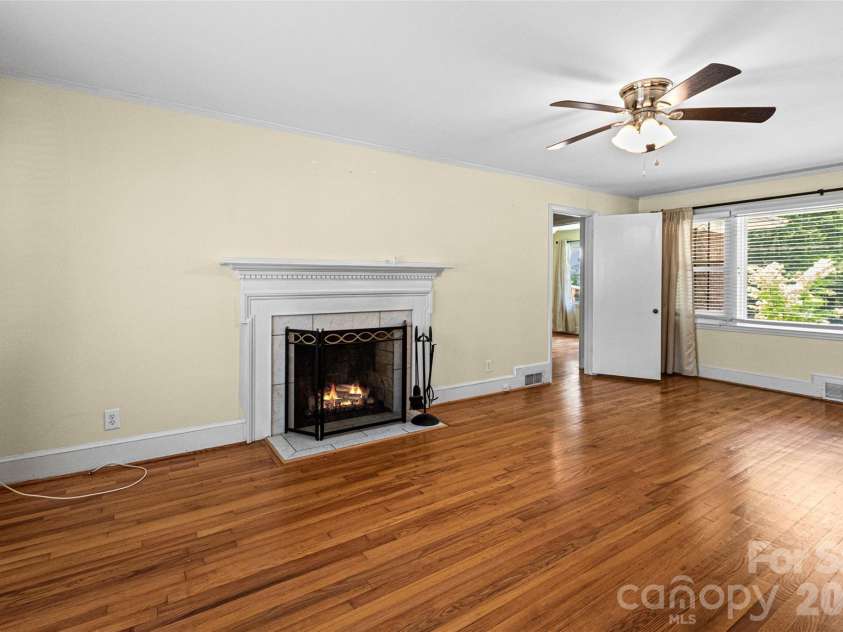 1024 Woodland Drive, Rock Hill, SC 29732.  MLS# CAR4384176, YatesRealty ID 30121. 