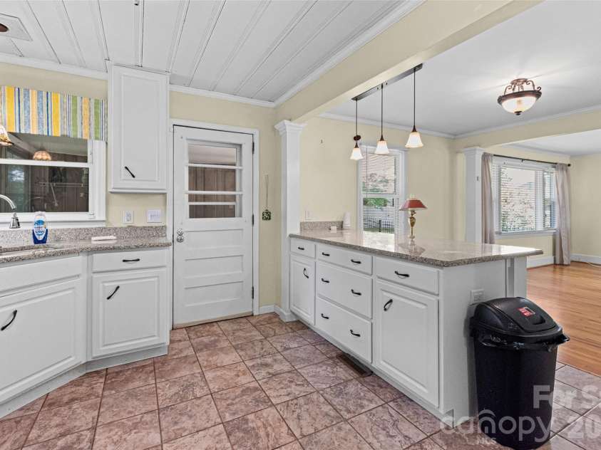 1024 Woodland Drive, Rock Hill, SC 29732.  MLS# CAR4384176, YatesRealty ID 30121. 