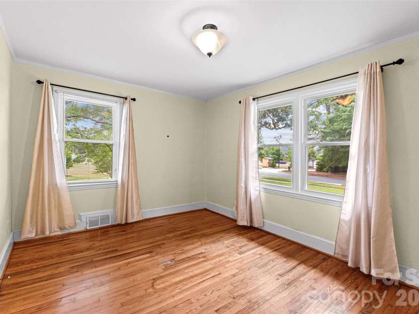 1024 Woodland Drive, Rock Hill, SC 29732.  MLS# CAR4384176, YatesRealty ID 30121. 