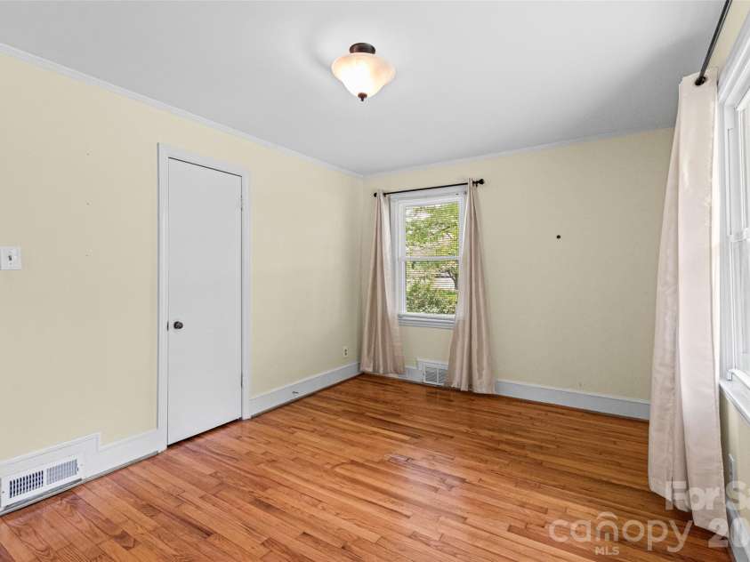 1024 Woodland Drive, Rock Hill, SC 29732.  MLS# CAR4384176, YatesRealty ID 30121. 