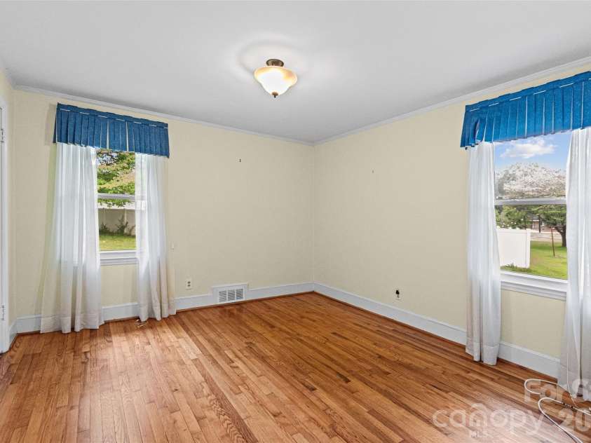 1024 Woodland Drive, Rock Hill, SC 29732.  MLS# CAR4384176, YatesRealty ID 30121. 