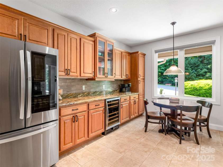 547 Pinnacle Peak Lane, Flat Rock, NC 28731.  MLS# CAR4287057, YatesRealty ID 30121. 